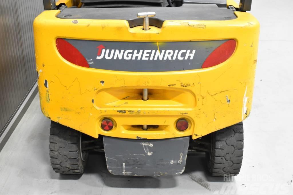 Jungheinrich EFG 320 N Akumulátorové vozíky