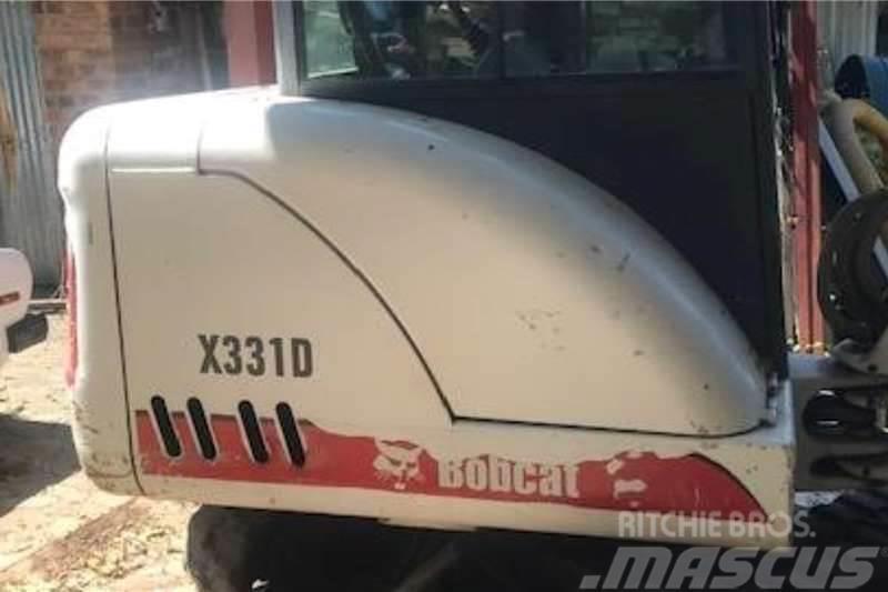Bobcat X331D 3.1 Ton Excavator Traktory