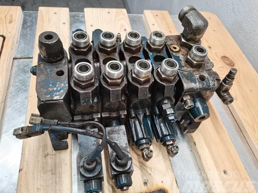 New Holland LM 5060 {hydraulic valves Rexroth ASX01} Hydraulika
