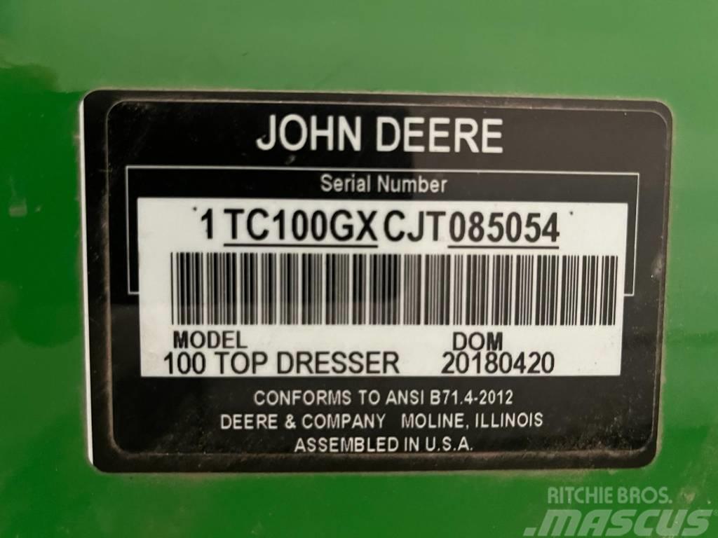 John Deere TD 100 Zariadenia na hnojenie trávnikov