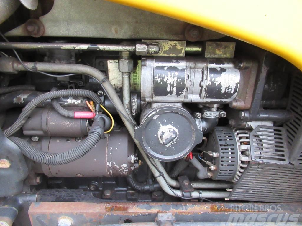 Valtra A75 4x2 + Fronthef Traktory