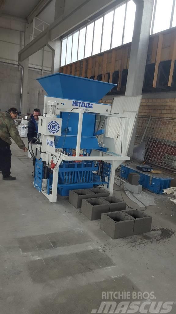 Metalika Concrete block making machine Stroje na výrobu betónových prefabrikátov