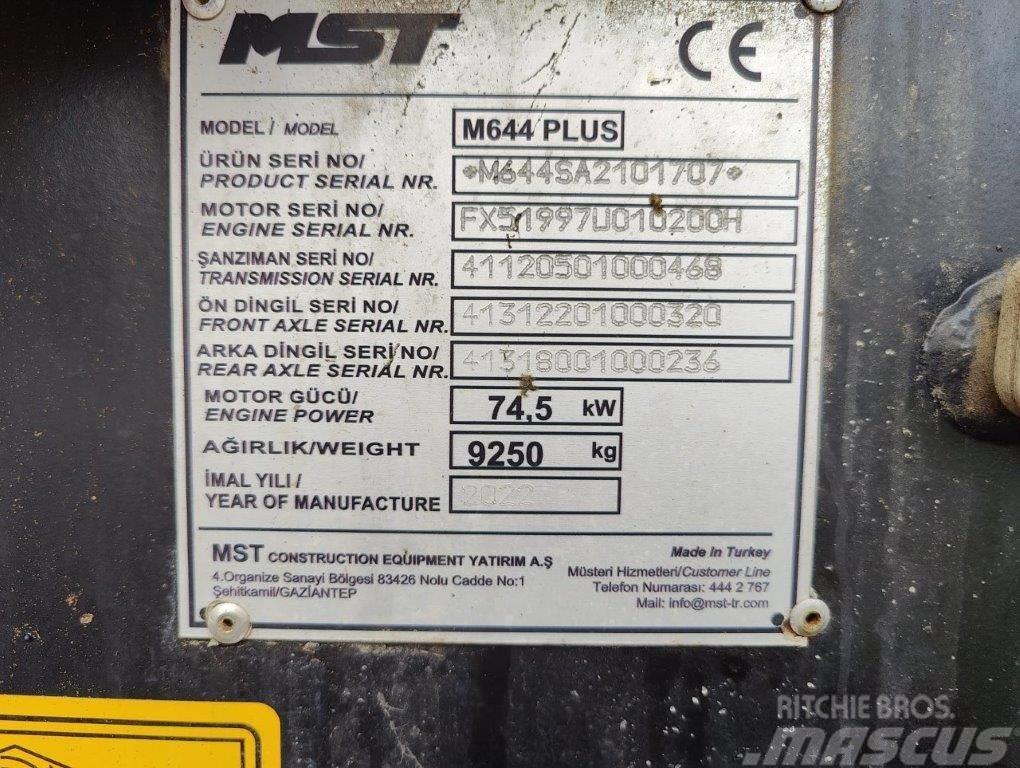 MST M644PLUS Rýpadlo-nakladače
