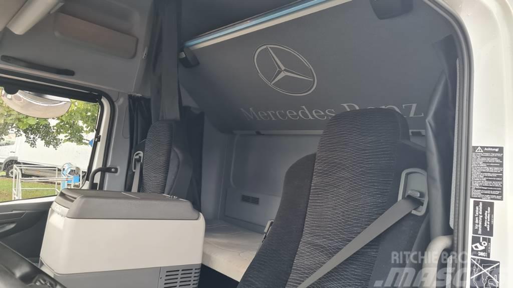 Mercedes-Benz 1230 SPAVACA KAB. / D brif Nákladné vozidlá s bočnou zhrnovacou plachtou
