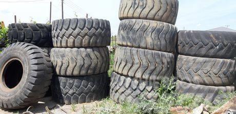  Tire for loaders Λάστιχα για φορτωτές Pneumatiky, kolesá a ráfiky