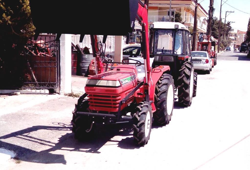 Kubota L1-255 4WD WITH LOADER Traktory