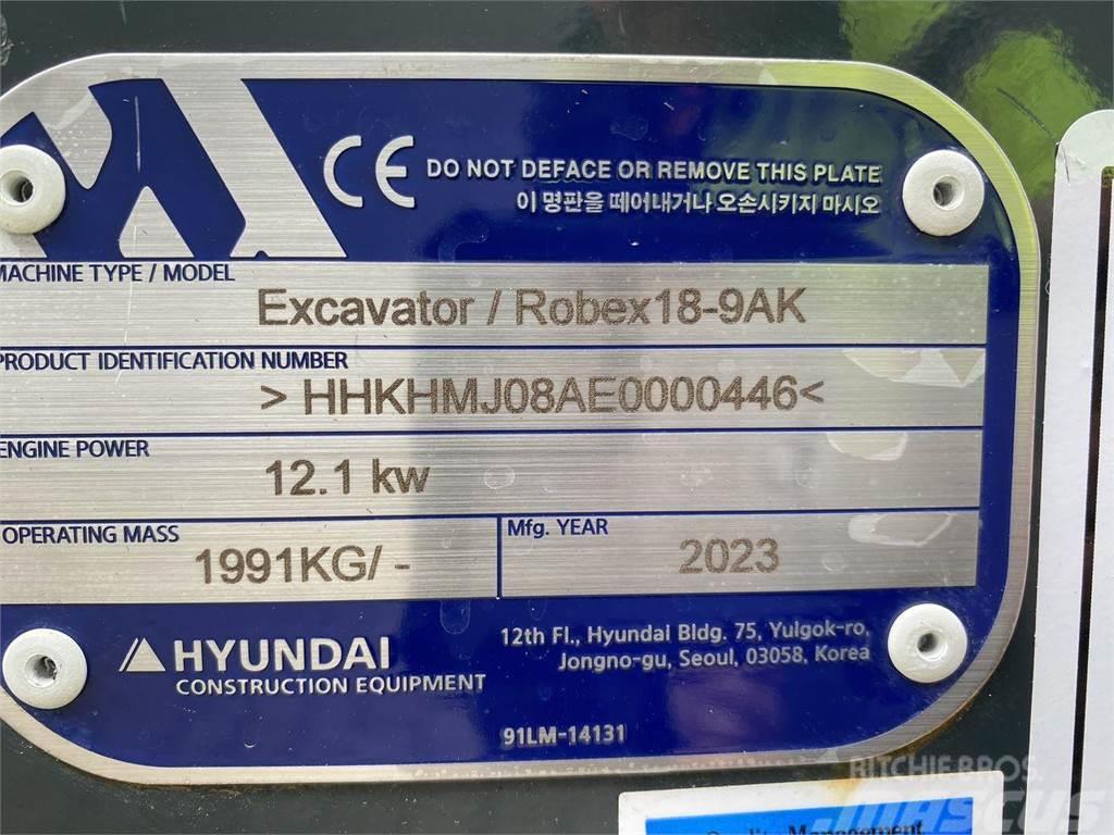 Hyundai R18-9AK Kolesové rýpadlá