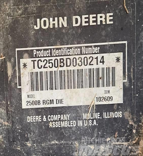John Deere 2500 B PrecisionCut Samochodné kosačky