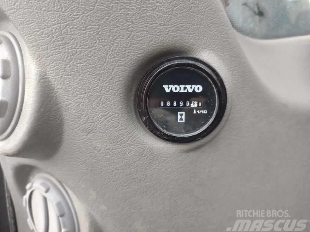 Volvo EC300DL Pásové rýpadlá
