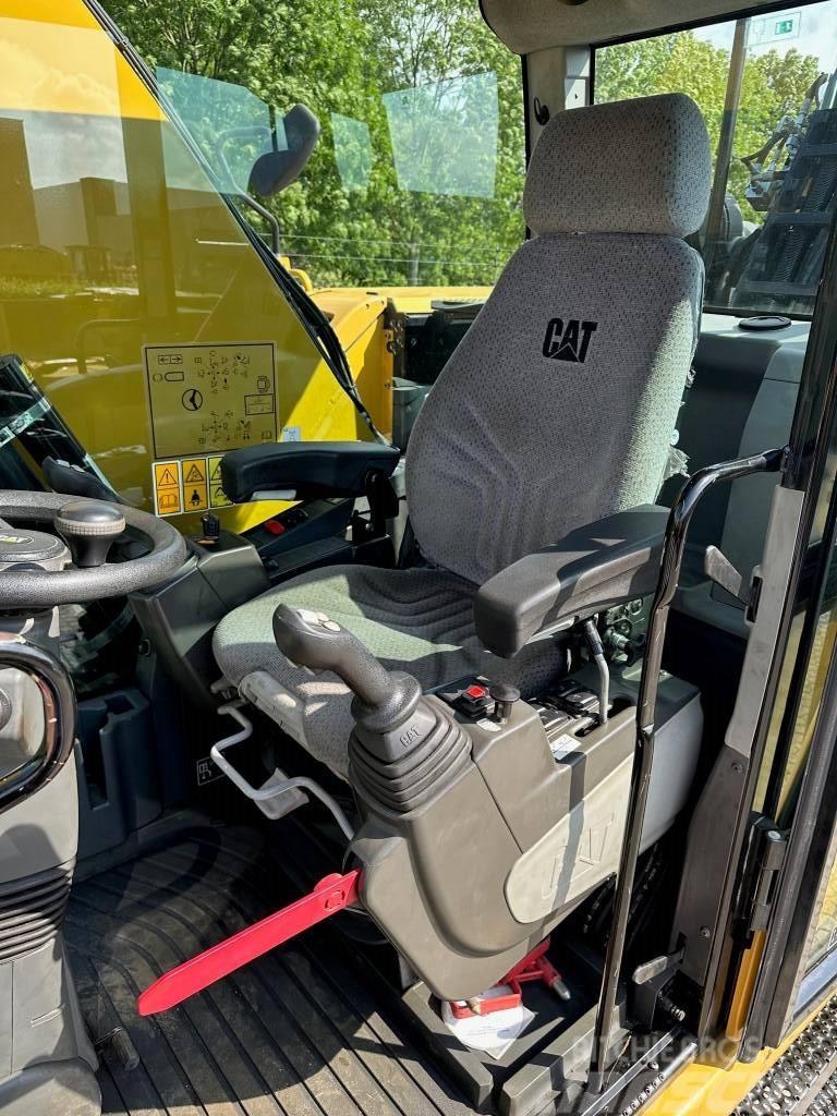 CAT MH3026 from 2019 Stroje pre manipuláciu s odpadom