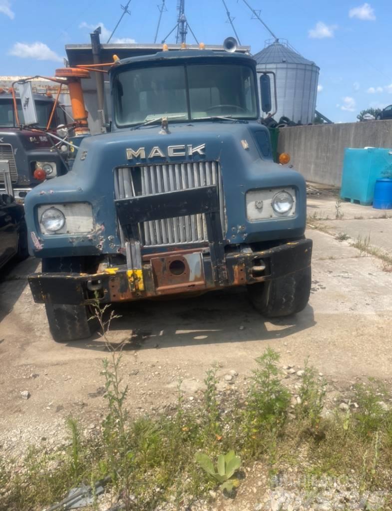 Mack Truck Sklápače
