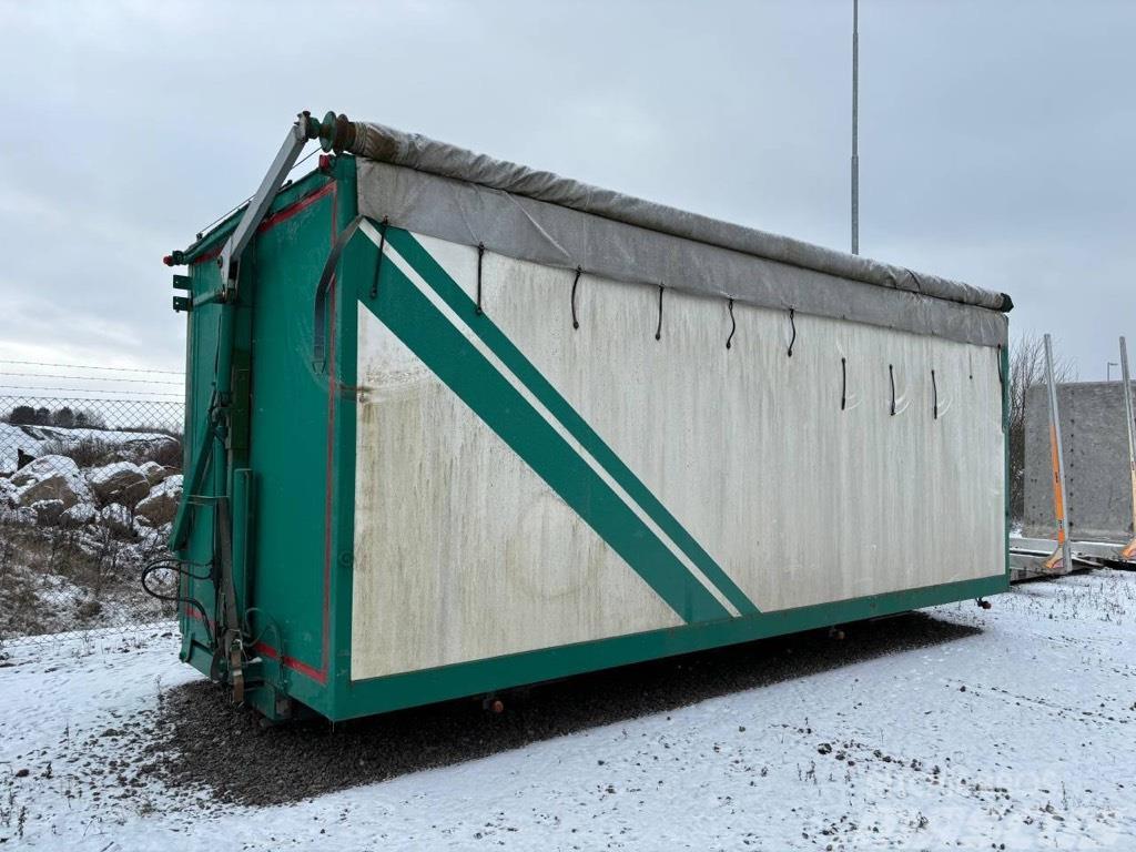  Okänt Flisbur med rulltäckning på Laxolås Hákový nosič kontajnerov