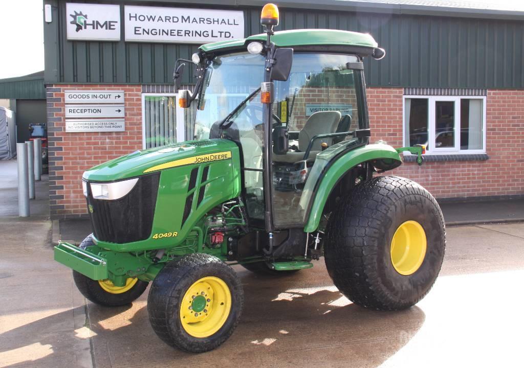 John Deere 4049 R Kompaktné traktory