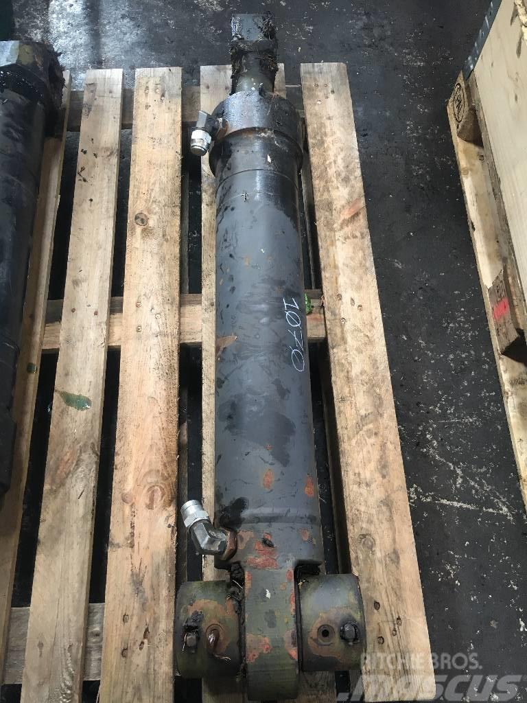 Timberjack 1070 TJ180 dipper cylinder Žatevné žeriavy