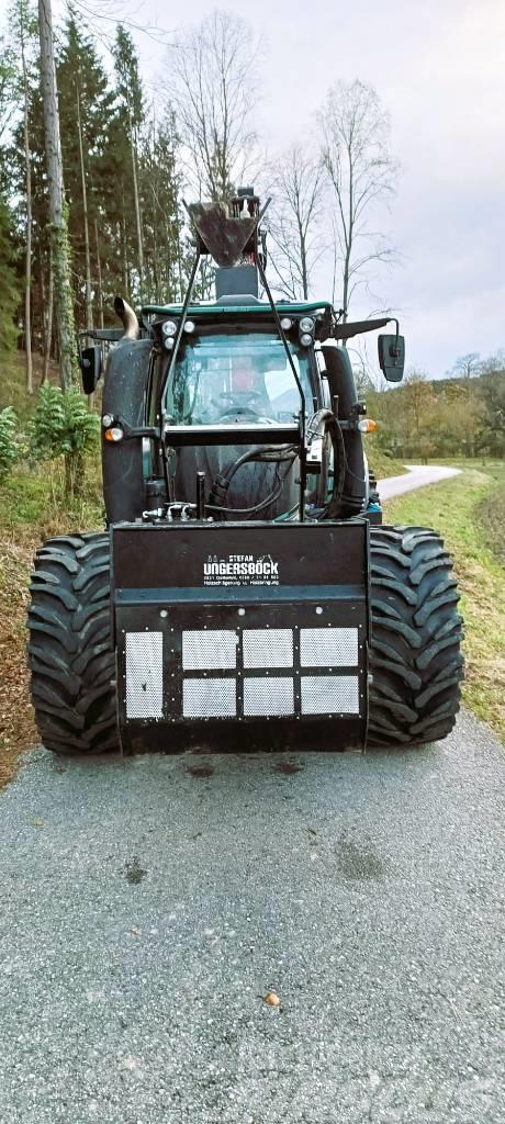 Valtra T234D Lesné traktory