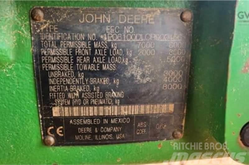 John Deere 6100D Traktory