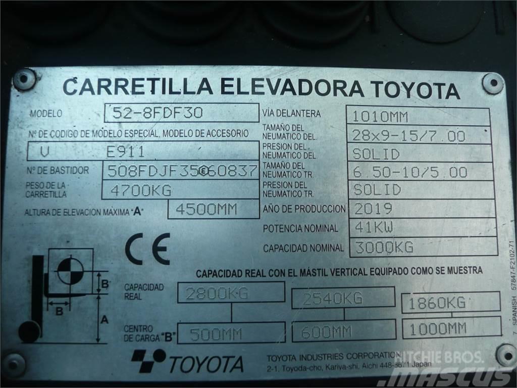 Toyota 52-8FDF30 MATRICULADA Dieselové vozíky
