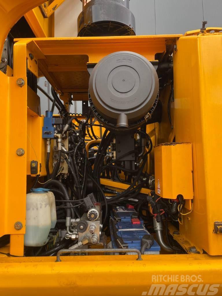 JCB JS200W  --  Generator  --  rotating grapple Stroje pre manipuláciu s odpadom