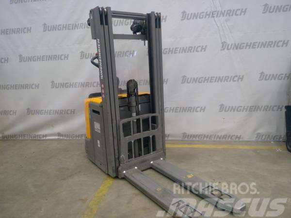 Jungheinrich ERC 216z Samohybné vozíky