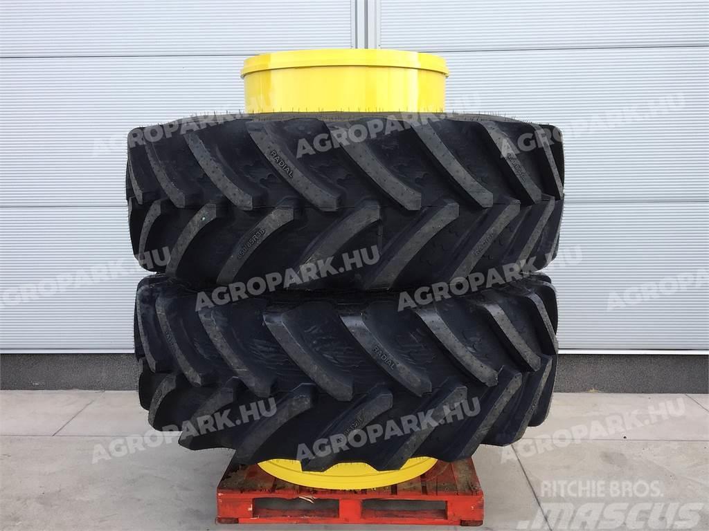  Twin wheel set with BKT 650/85R38 tires Zdvojené kolesá