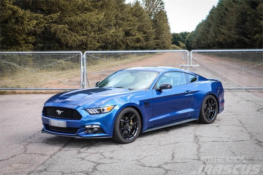 Ford Mustang 2.3L Ecoboost automatgear - 2017 - 52.000  Iné