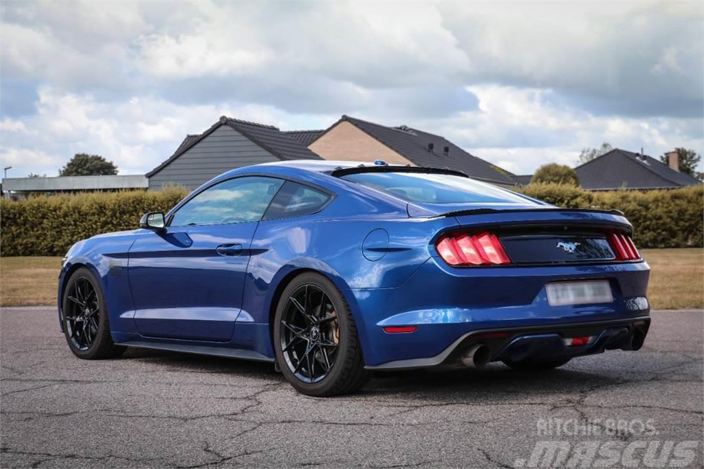 Ford Mustang 2.3L Ecoboost automatgear - 2017 - 52.000  Iné