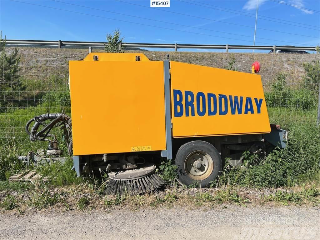 Broddway combi sweep trailer Zametacie stroje