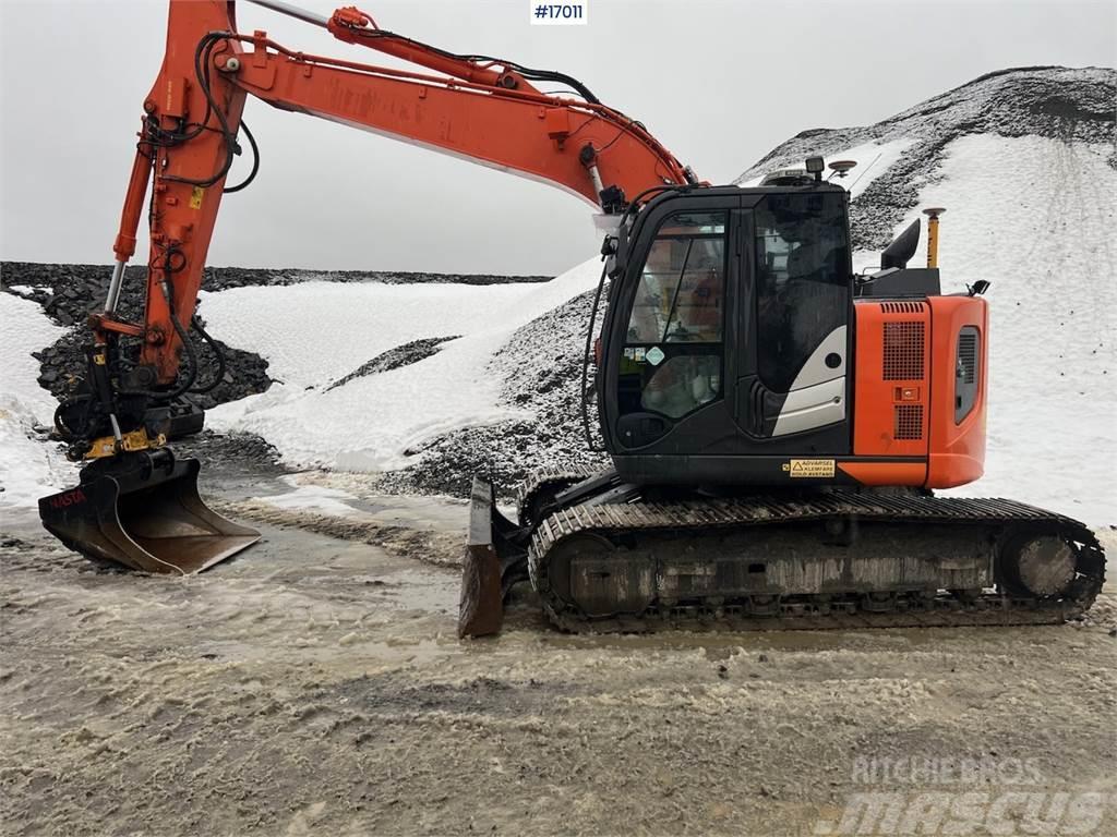 Hitachi ZX135us-6 excavator w/ gps, digging bucket, cleani Pásové rýpadlá