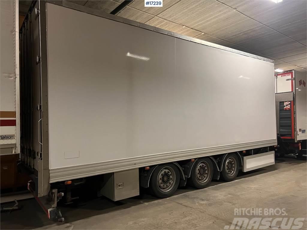 Limetec 3 axle cabinet trailer w/ full side opening Ďalšie prívesy