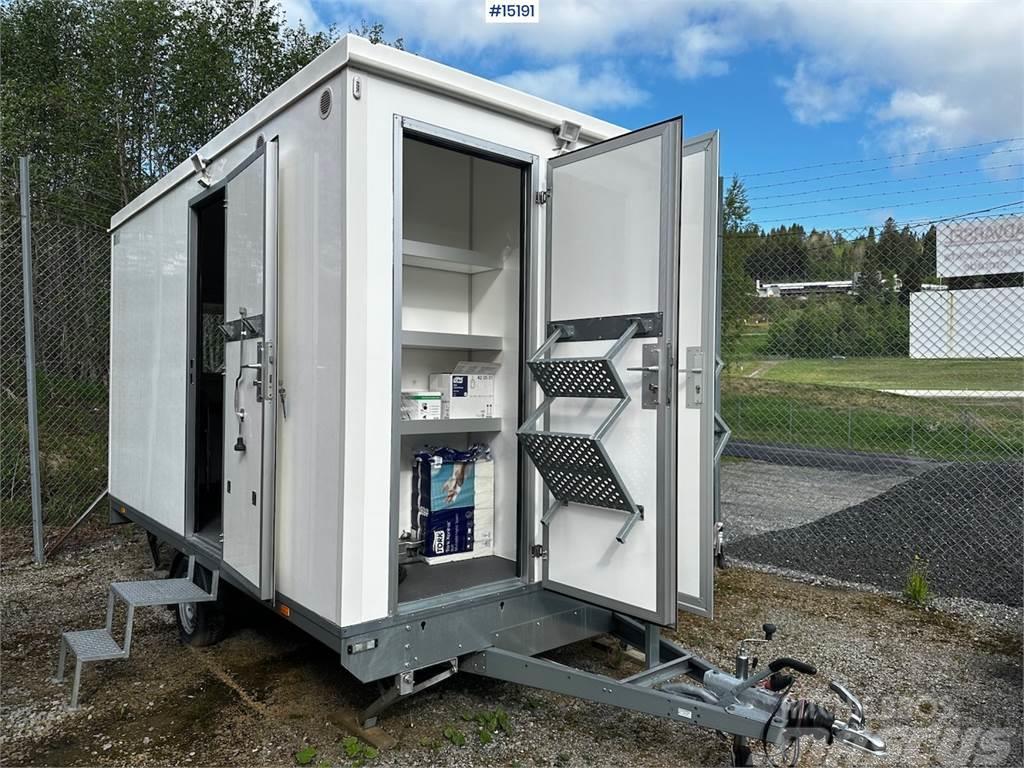 Respo Barkke w/ toilet and living room. Barely used! Stavebné bunky