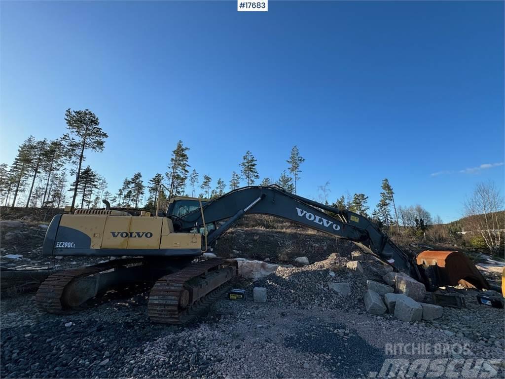 Volvo EC290CL Tracked excavator w/ digging bucket and ch Pásové rýpadlá