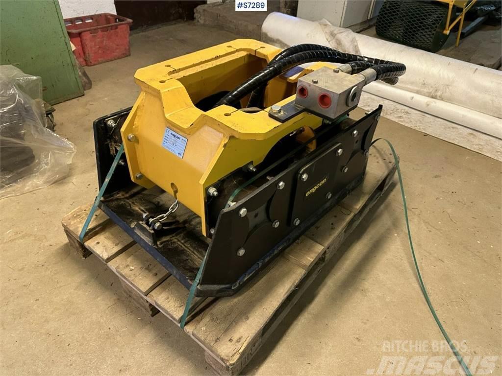 Engcon PP 350 Ground vibrator new on pallet Iné