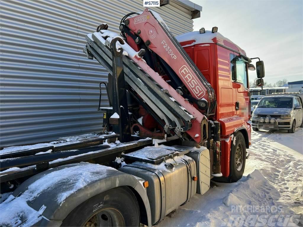 MAN TGA 35.480 Hook Truck 8x4 with FASSI F235XP Crane Hákový nosič kontajnerov