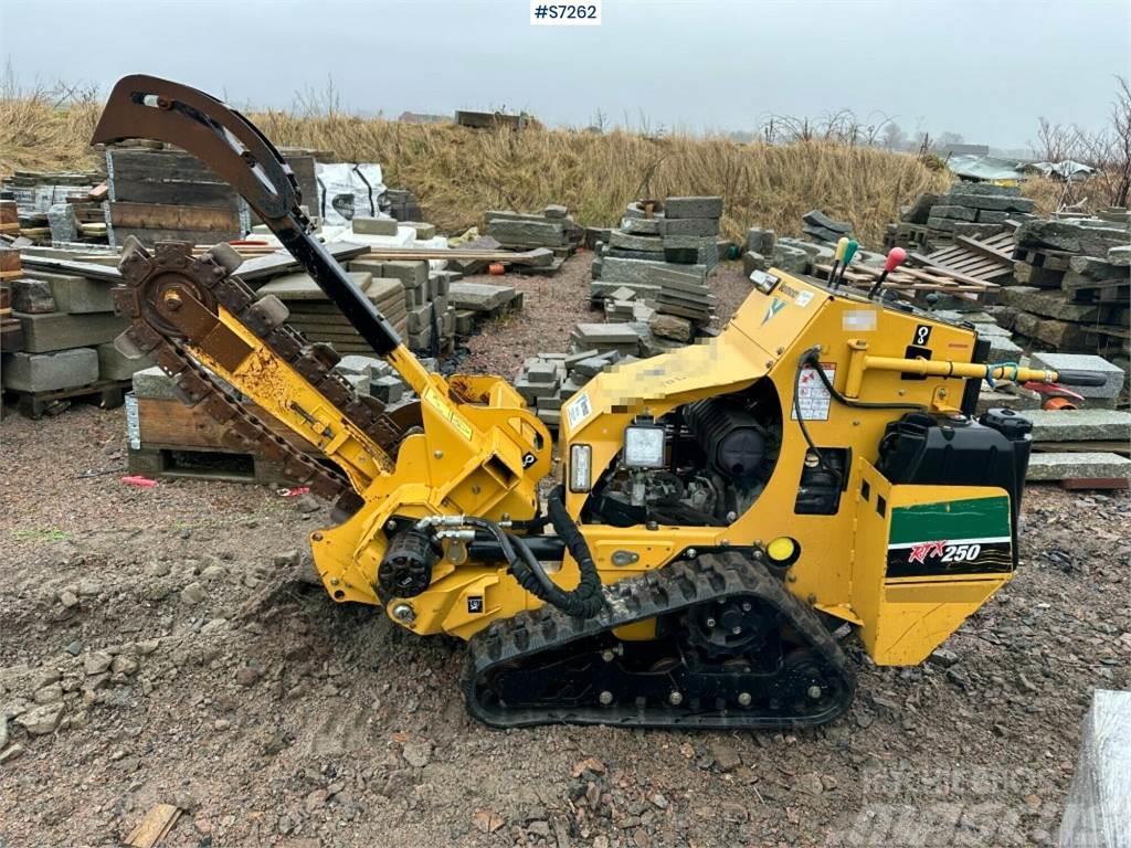 Vermeer RTX250 Trencher SEE VIDEO Iné