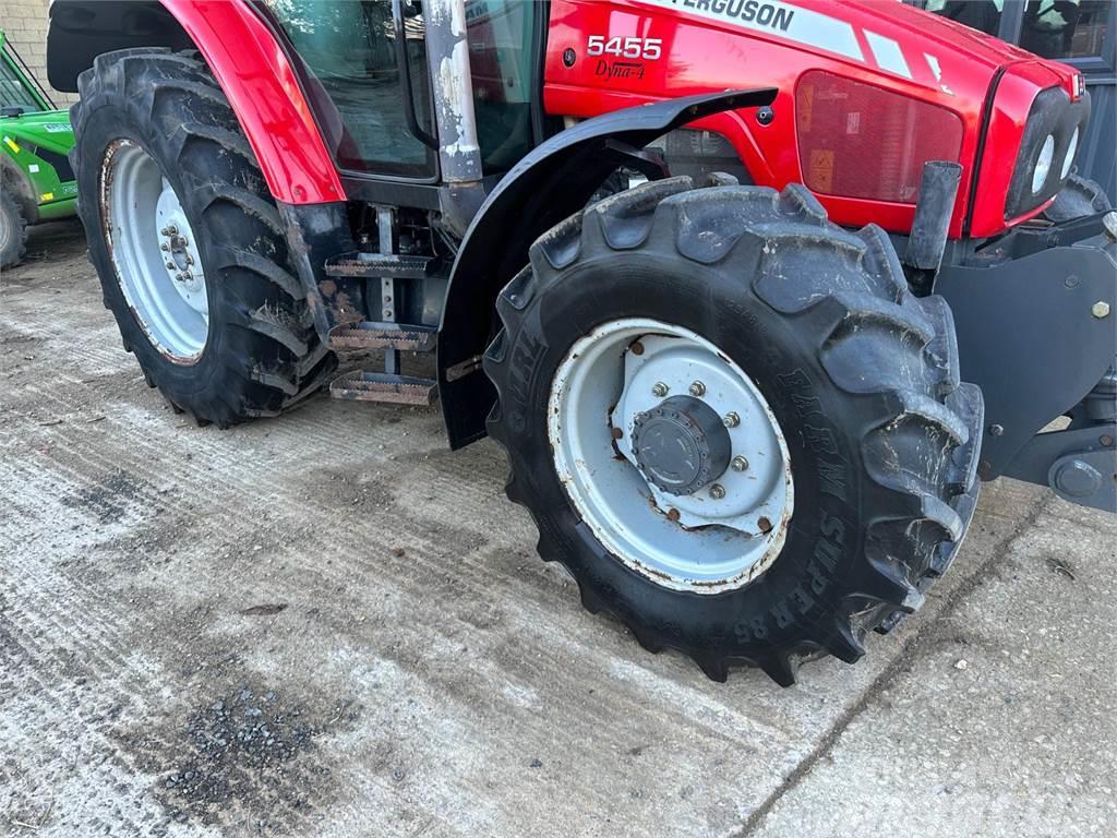 Massey Ferguson 13.6 R24 & 16.9 R34 wheels and tyres to suit 5455 Ďalšie poľnohospodárske stroje
