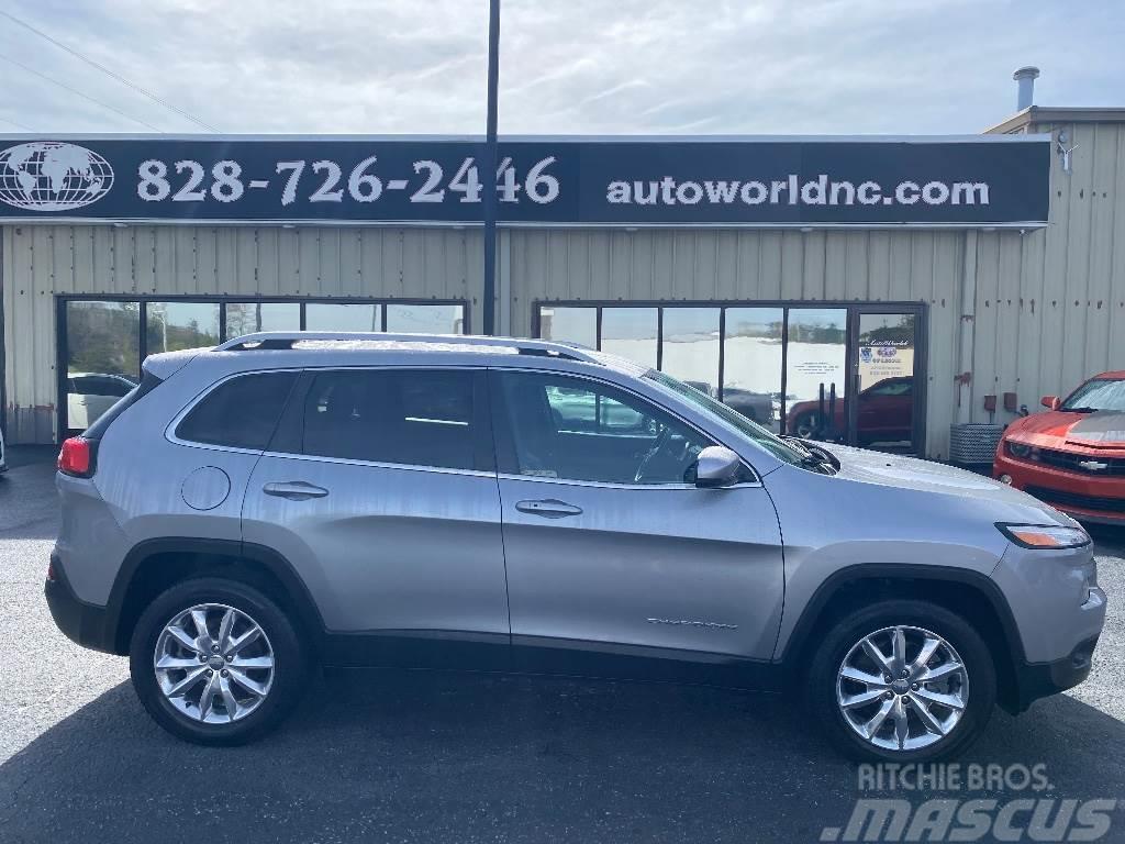 Jeep Cherokee Limited 4x4 4dr SUV Automobily