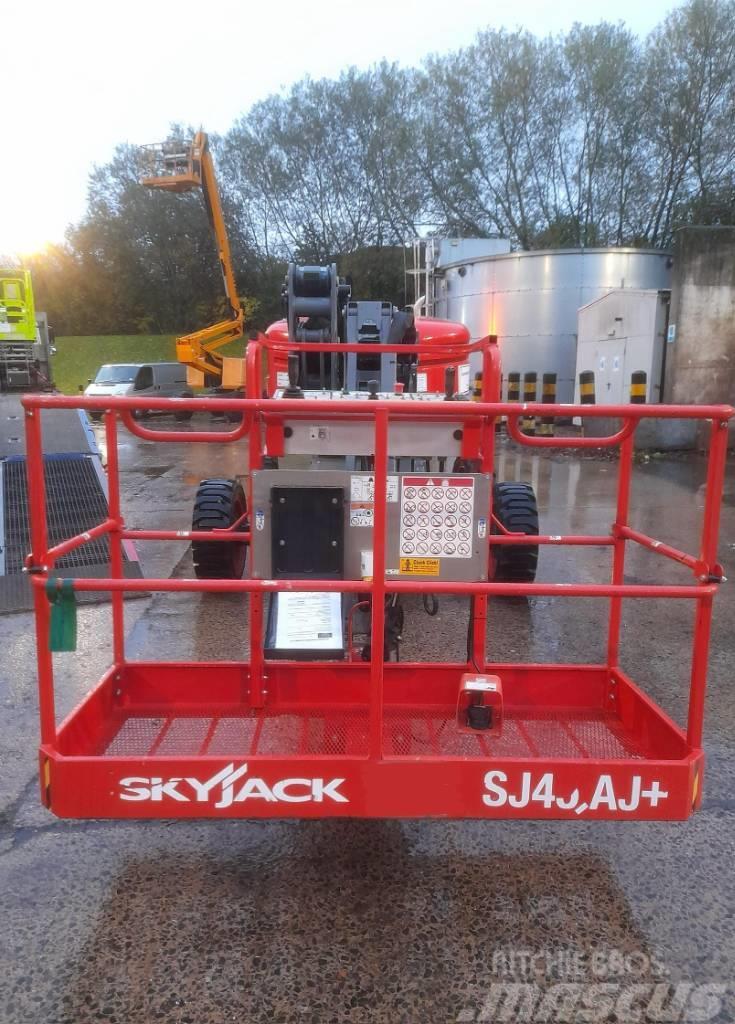 SkyJack SJ 45 AJ+ Kĺbové plošiny