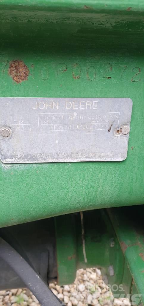 John Deere 7810 Traktory