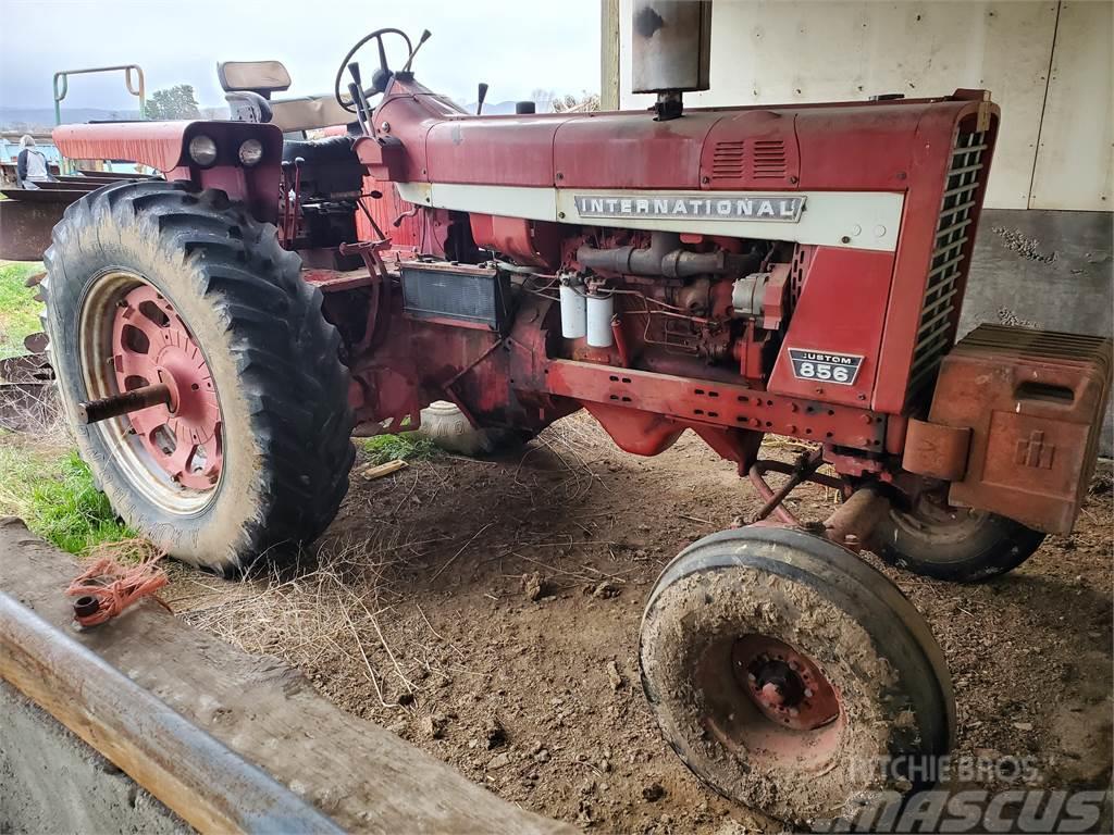 International Farmall 856 Traktory