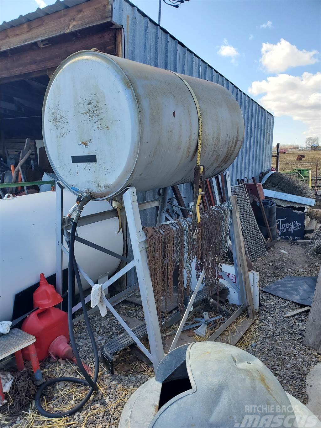 Unknown 250 Gallon Cisterny