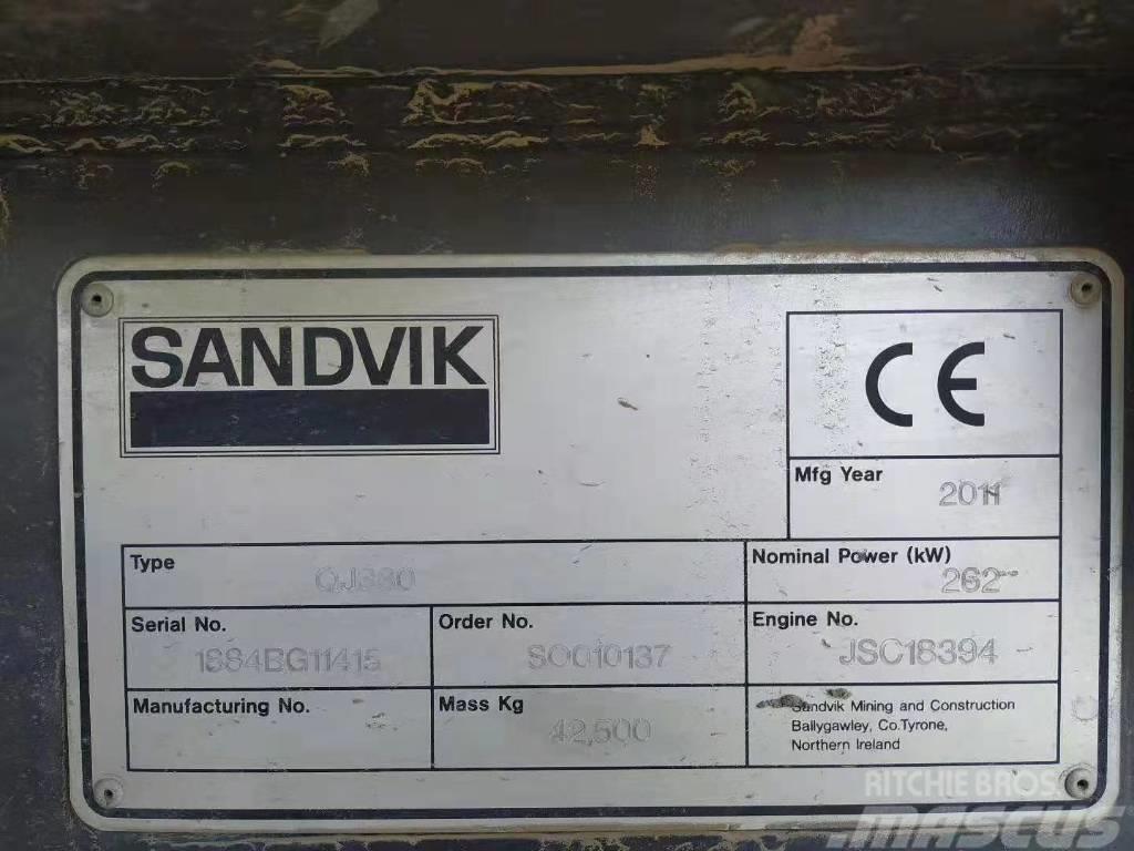 Sandvik QJ330 Mobilné drviče