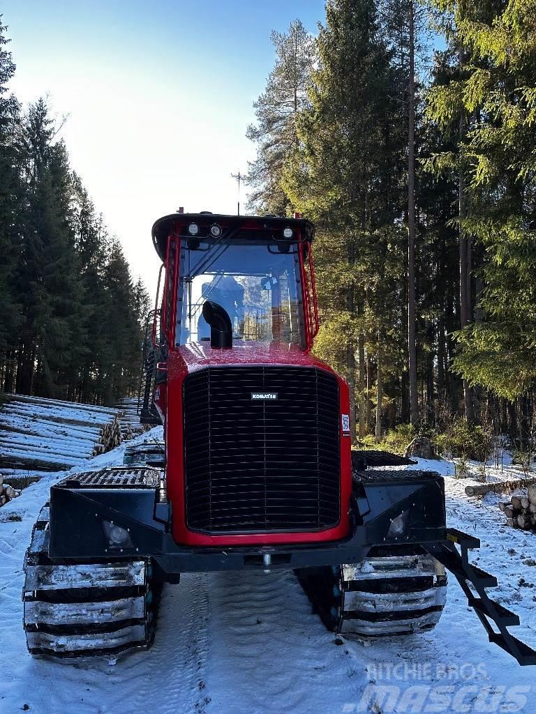 Komatsu 825 Lesné traktory