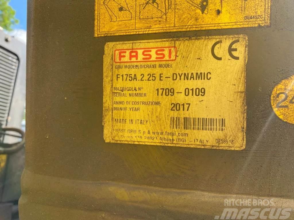 Fassi F175A.2.25 + REMOTE + ROTATOR + GRAPPLE F175A.2.25 Nakladacie žeriavy