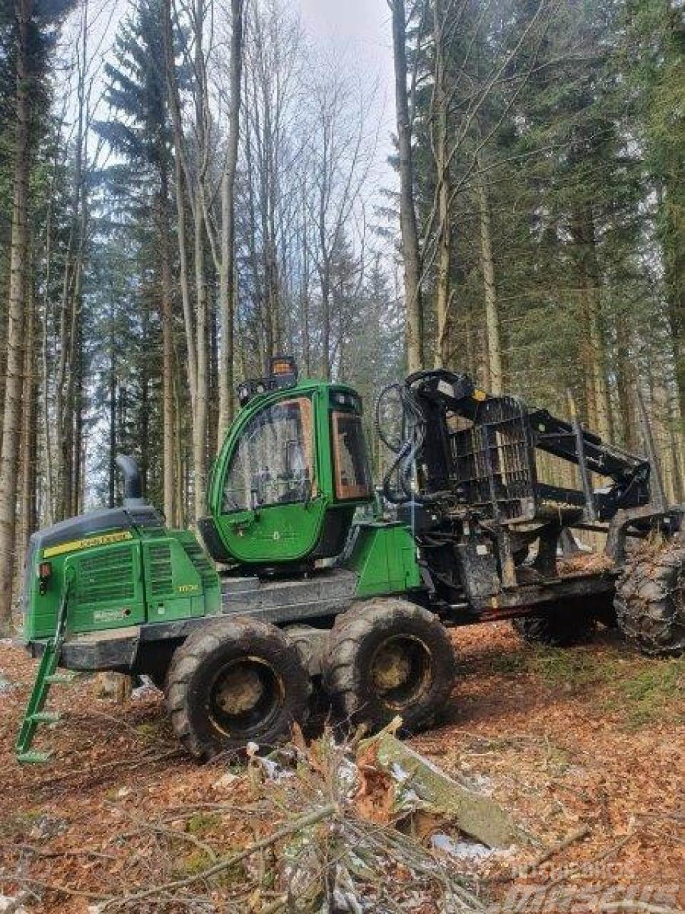 John Deere 1110 E IT4 Lesné traktory