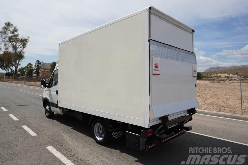 Iveco DAILY 35C15 CAJA CERRADA Y TRAMPILLA Plošinové nákladné automobily/nákladné automobily so sklápacími bočnicami