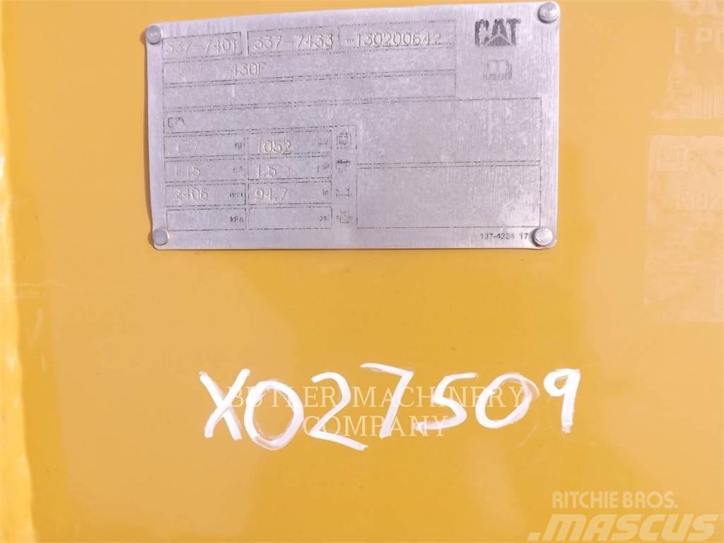 CAT 420F BUCKET 1.5 CYD PIN ON Lopaty