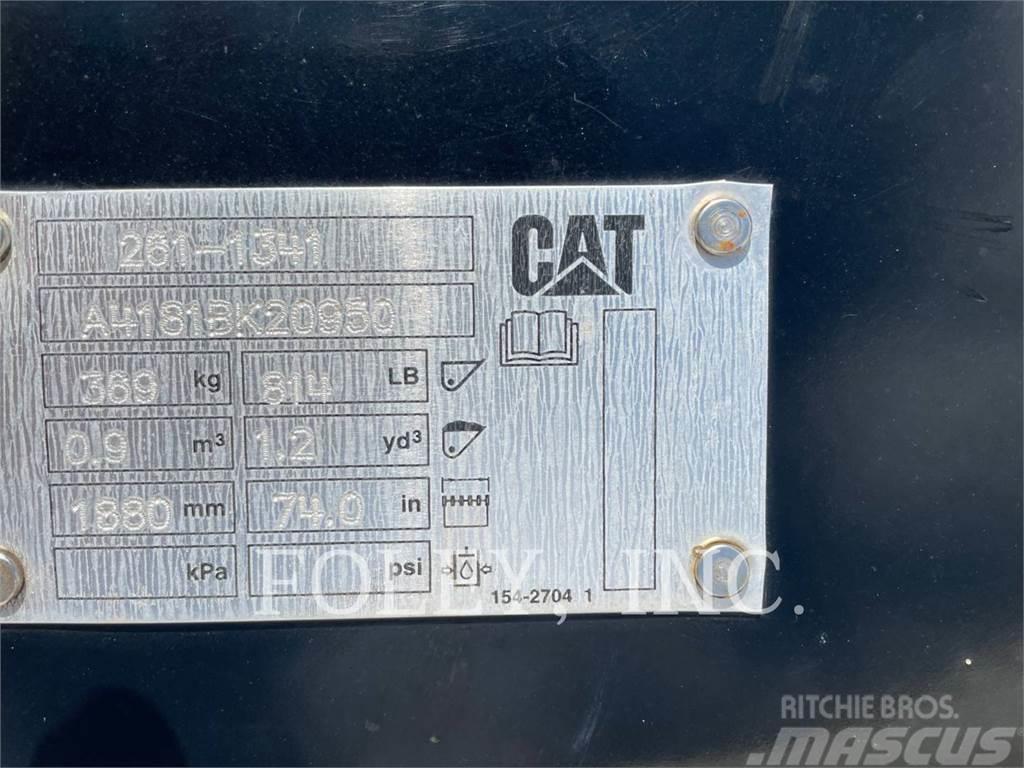 CAT 906M Kolesové nakladače