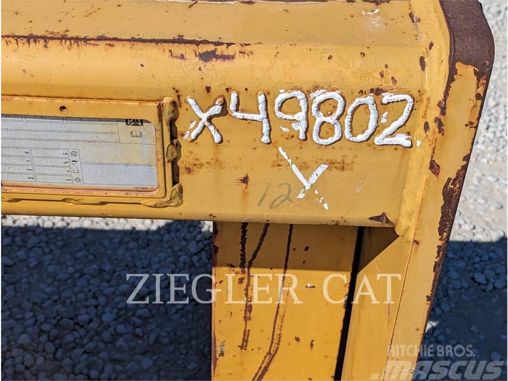 CAT 953 TRACK TYPE LOADER FORK PIN ON 72 Vidlica