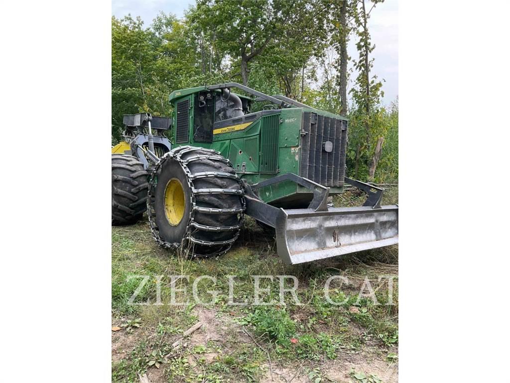 John Deere & CO. 748L Lesné traktory