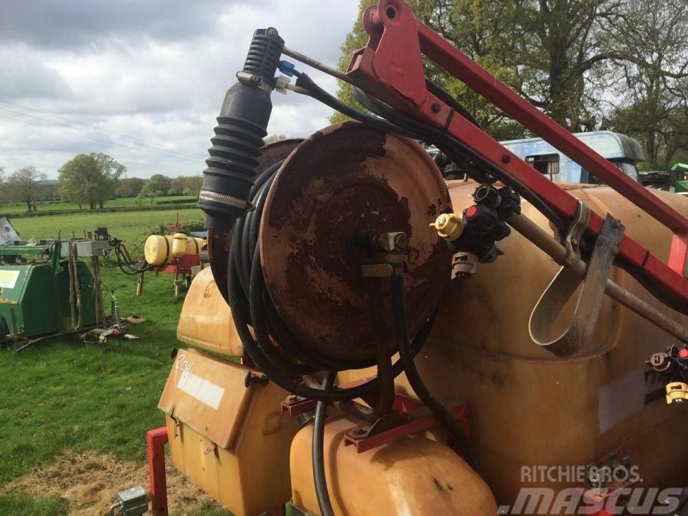  Demountable Spray unit £400 plus vat £480 Aplikátory tekutých hnojív